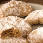 Kourabiethes - Croissants grecs aux amandes